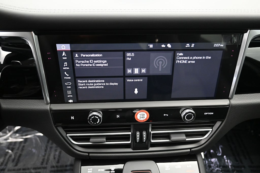 Thumbnail: 2026 Porsche Macan - 13