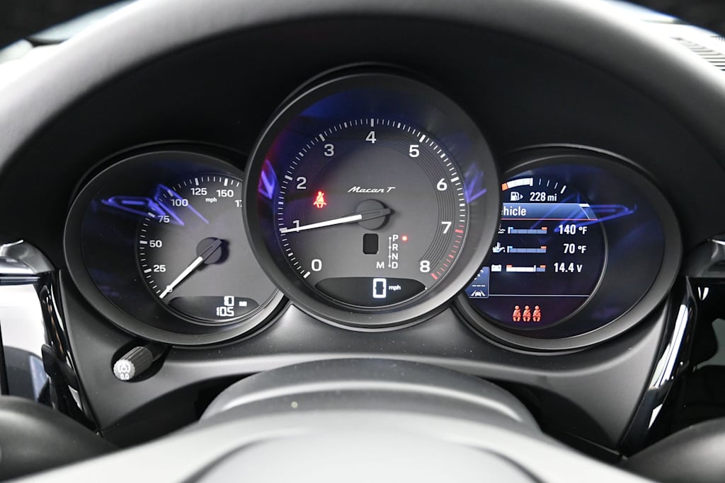 Thumbnail: 2026 Porsche Macan - 15