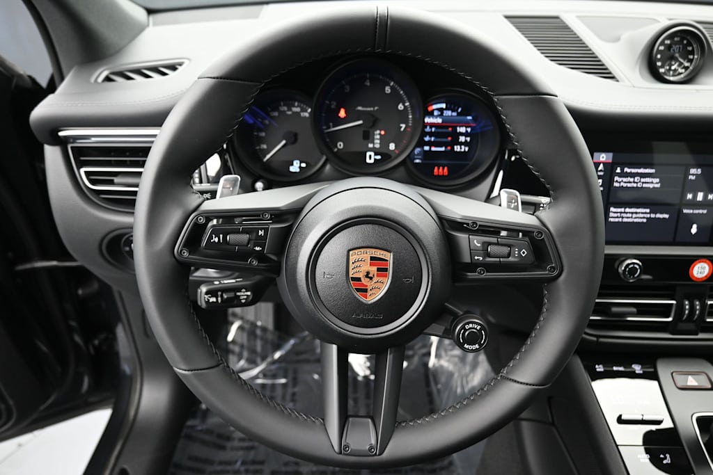 Thumbnail: 2026 Porsche Macan - 11