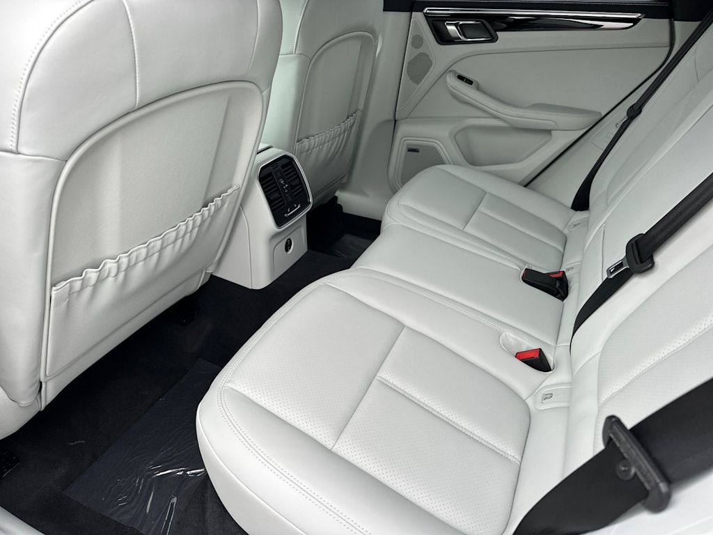 Thumbnail: 2025 Porsche Macan - 12