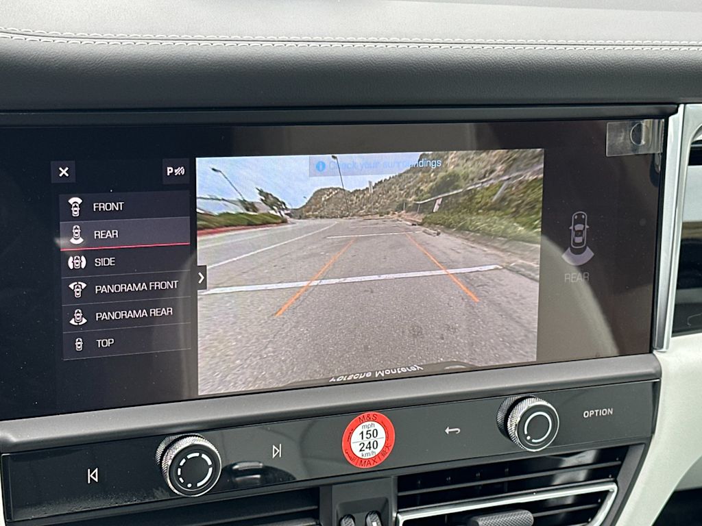 Thumbnail: 2025 Porsche Macan - 23