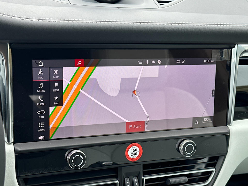 Thumbnail: 2025 Porsche Macan - 24