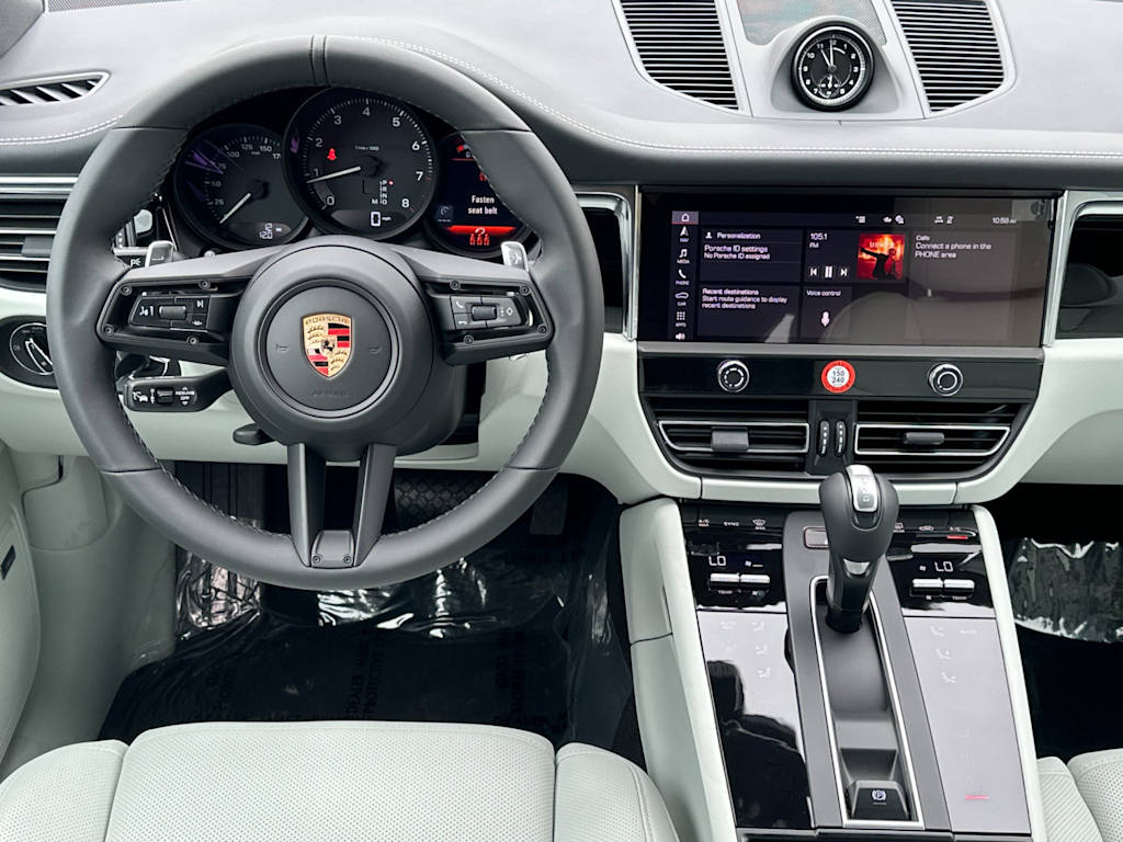 Thumbnail: 2025 Porsche Macan - 9