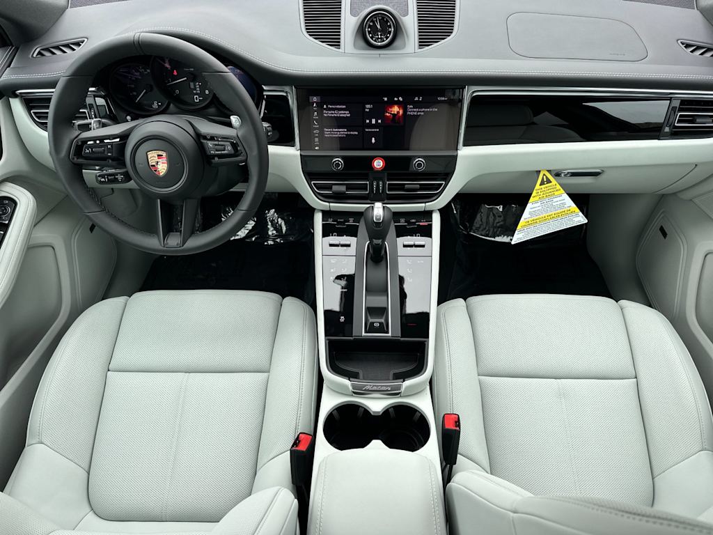 Thumbnail: 2025 Porsche Macan - 2