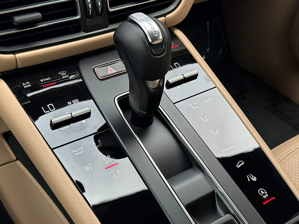 Thumbnail: 2025 Porsche Macan - 15