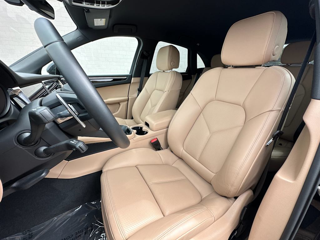 Thumbnail: 2025 Porsche Macan - 11