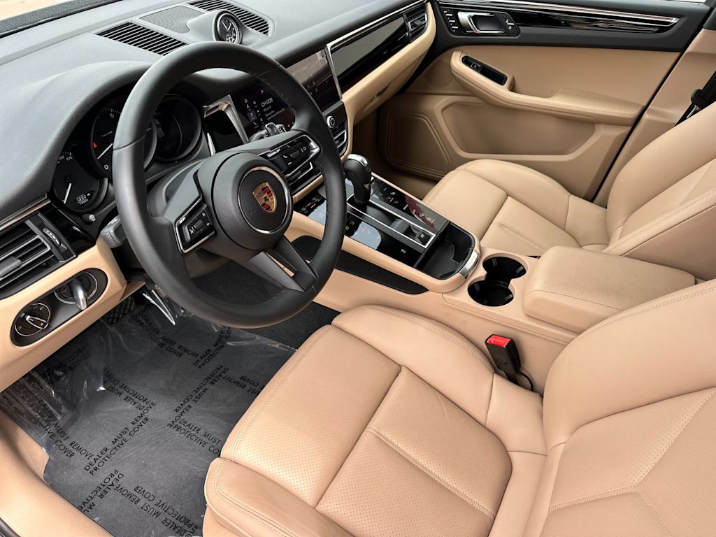 Thumbnail: 2025 Porsche Macan - 10