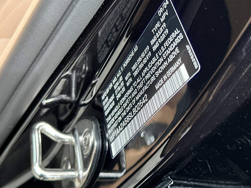 Thumbnail: 2025 Porsche Macan - 28