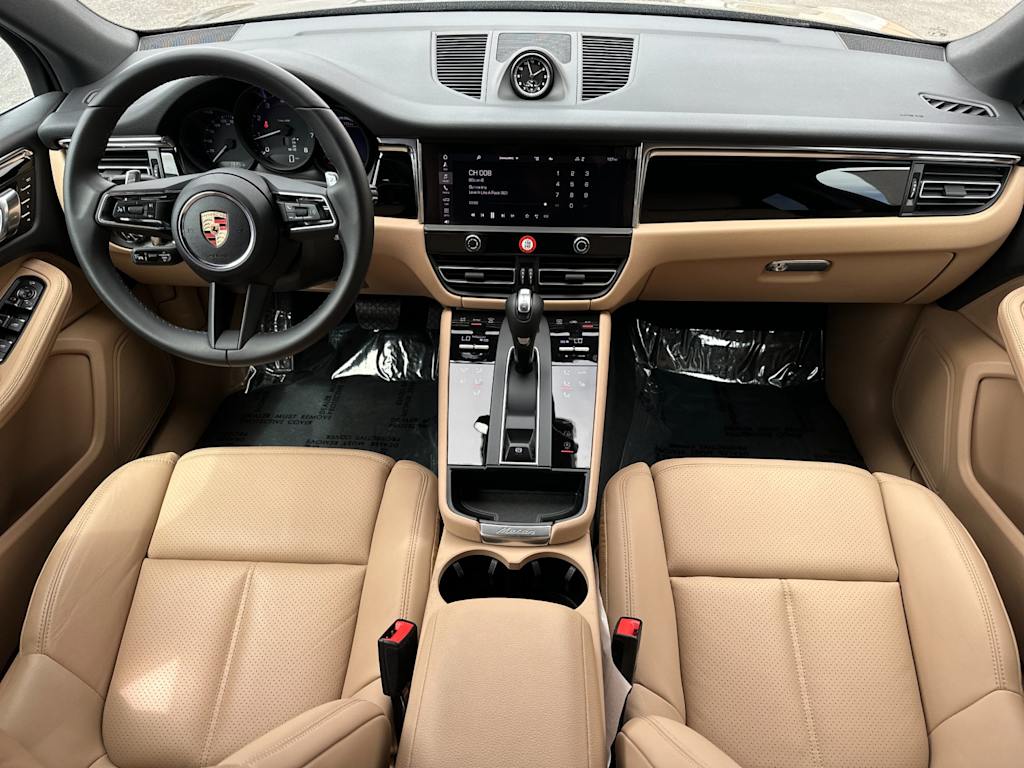 Thumbnail: 2025 Porsche Macan - 2