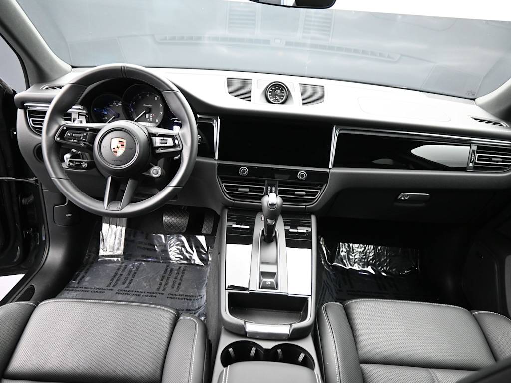 Thumbnail: 2025 Porsche Macan - 8