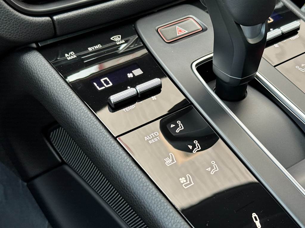 Thumbnail: 2026 Porsche Macan - 15