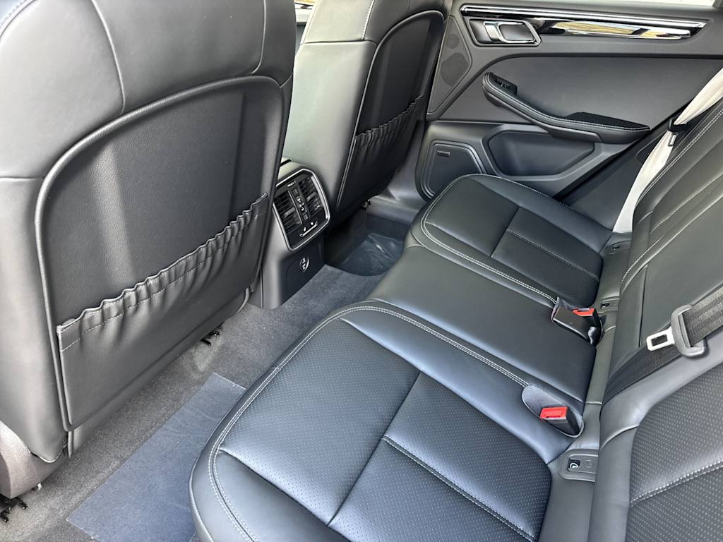 Thumbnail: 2026 Porsche Macan - 11