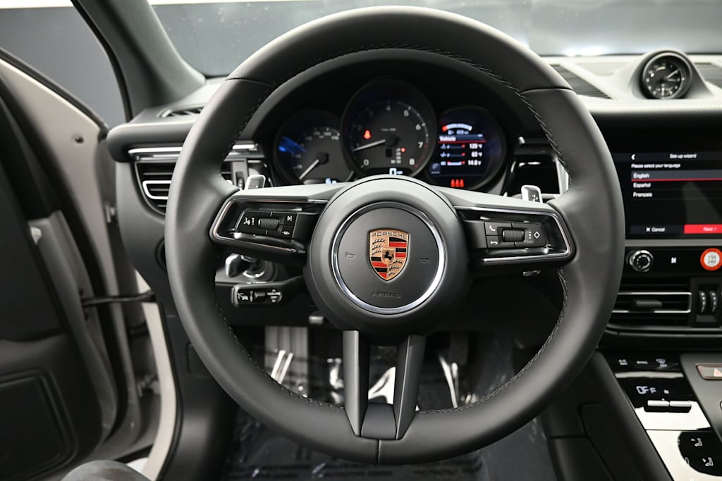 Thumbnail: 2026 Porsche Macan - 10