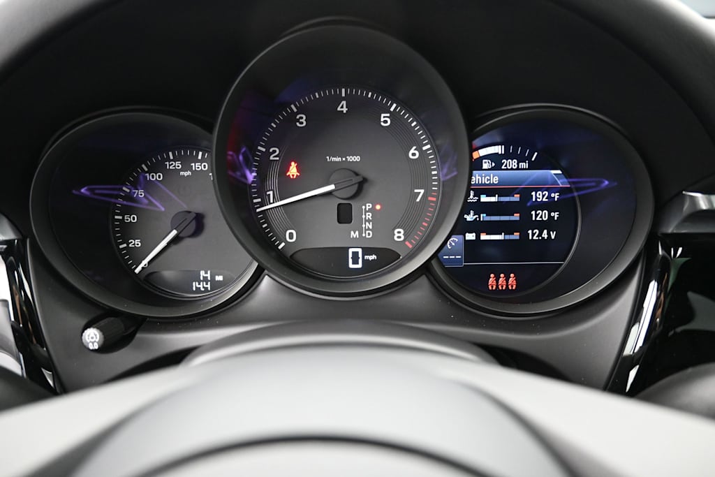 Thumbnail: 2026 Porsche Macan - 14