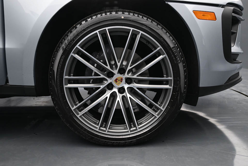 Thumbnail: 2026 Porsche Macan - 6