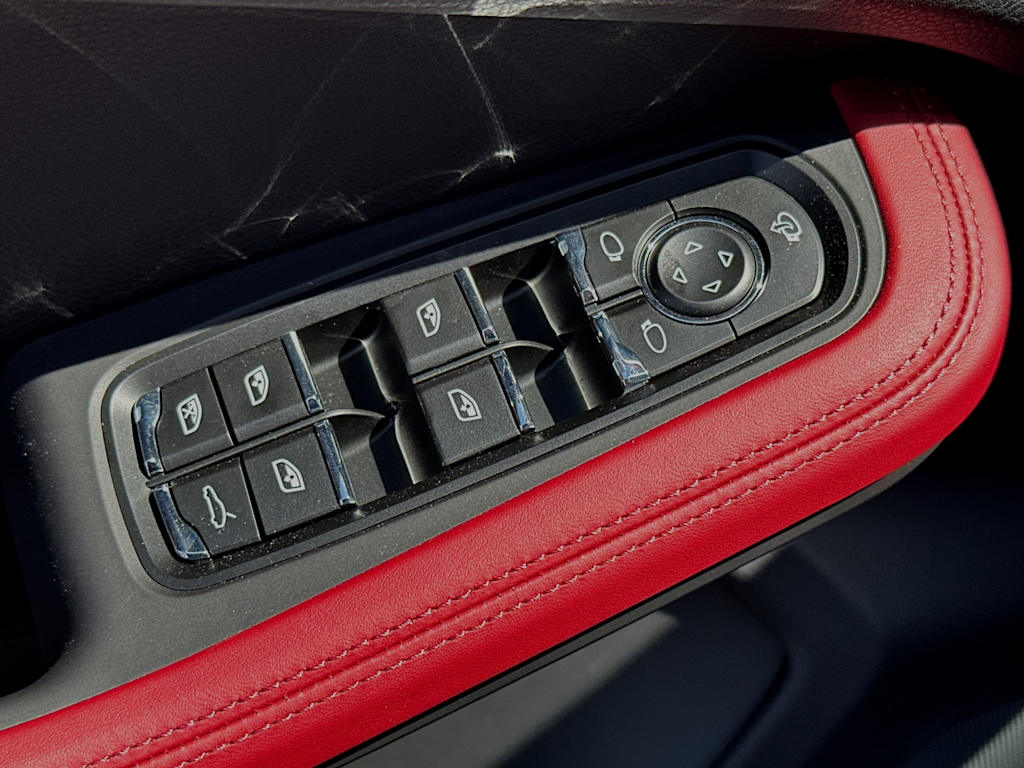 Thumbnail: 2024 Porsche Macan - 23