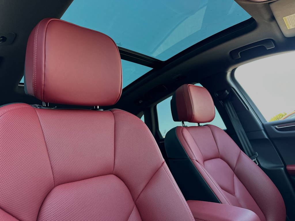 Thumbnail: 2024 Porsche Macan - 24