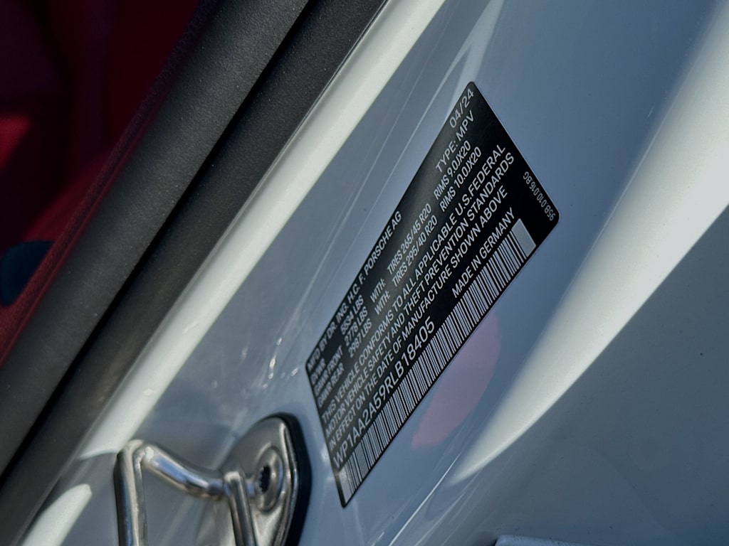 Thumbnail: 2024 Porsche Macan - 18