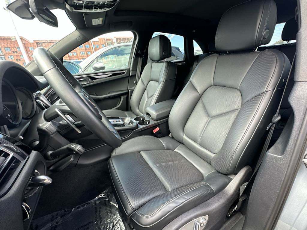 2024 Porsche Macan Base 10