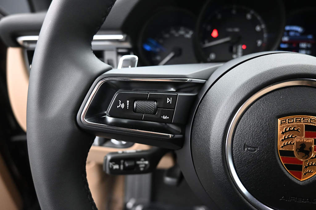 Thumbnail: 2026 Porsche Macan - 18