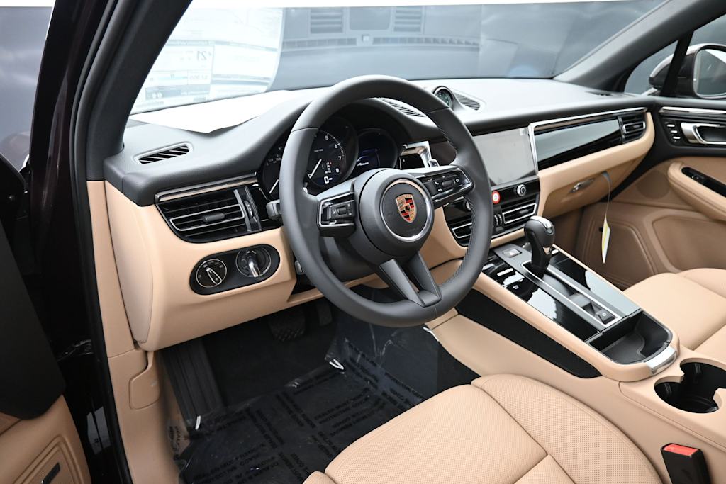 Thumbnail: 2026 Porsche Macan - 2
