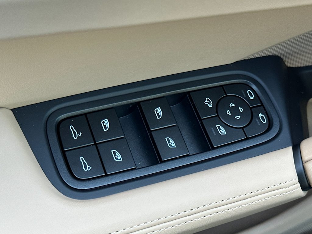 Thumbnail: 2025 Porsche Cayenne - 21