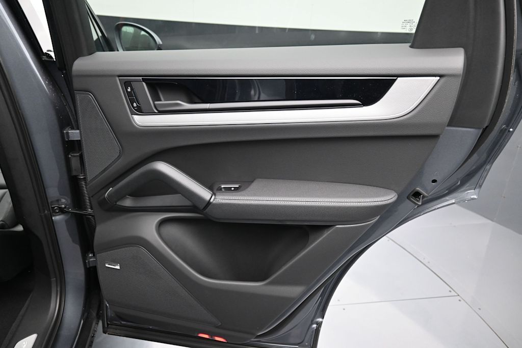 Thumbnail: 2026 Porsche Cayenne - 23