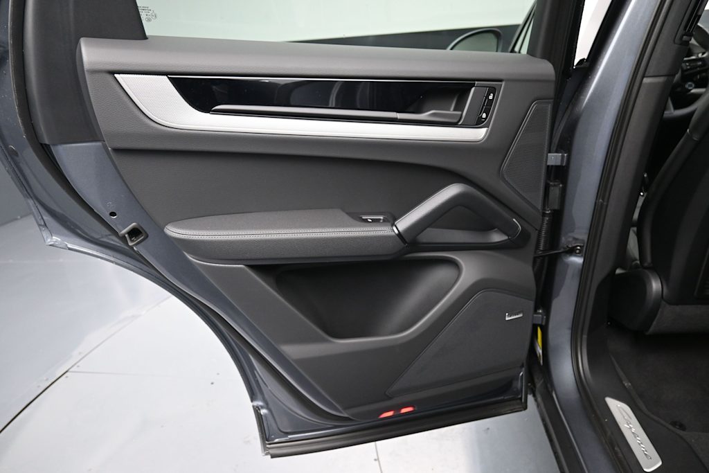 Thumbnail: 2026 Porsche Cayenne - 22