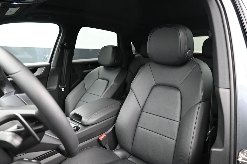 Thumbnail: 2026 Porsche Cayenne - 8