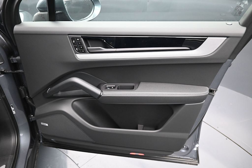 Thumbnail: 2026 Porsche Cayenne - 24