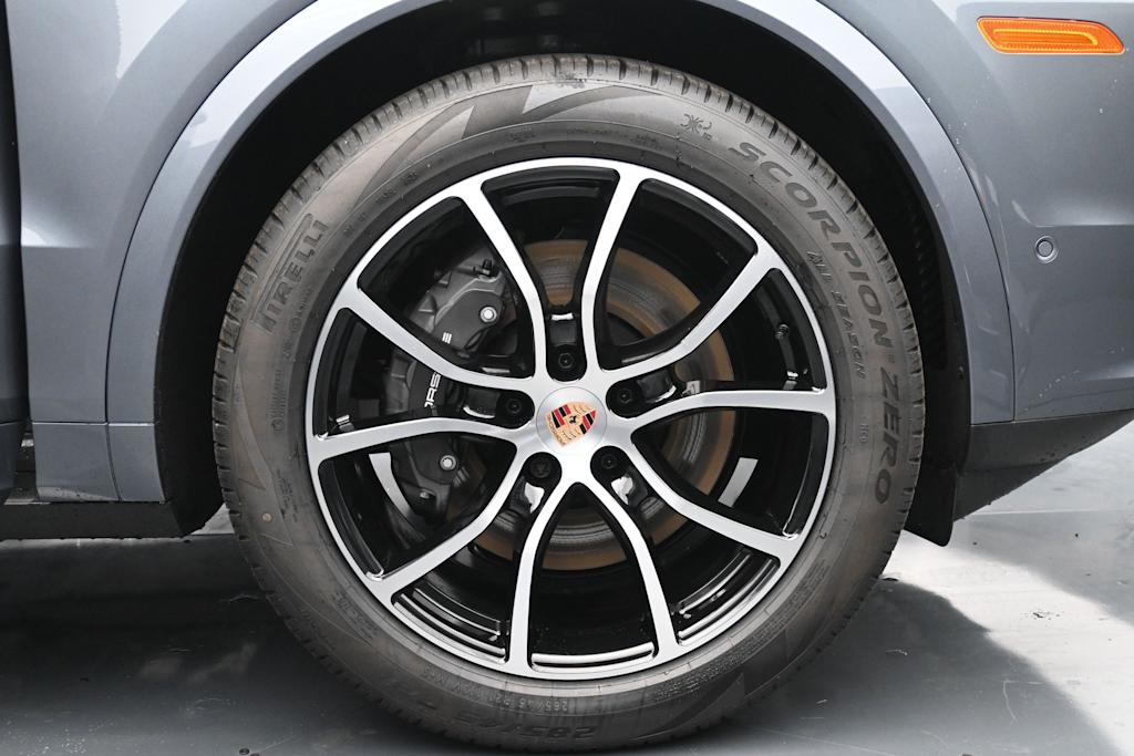 Thumbnail: 2026 Porsche Cayenne - 6