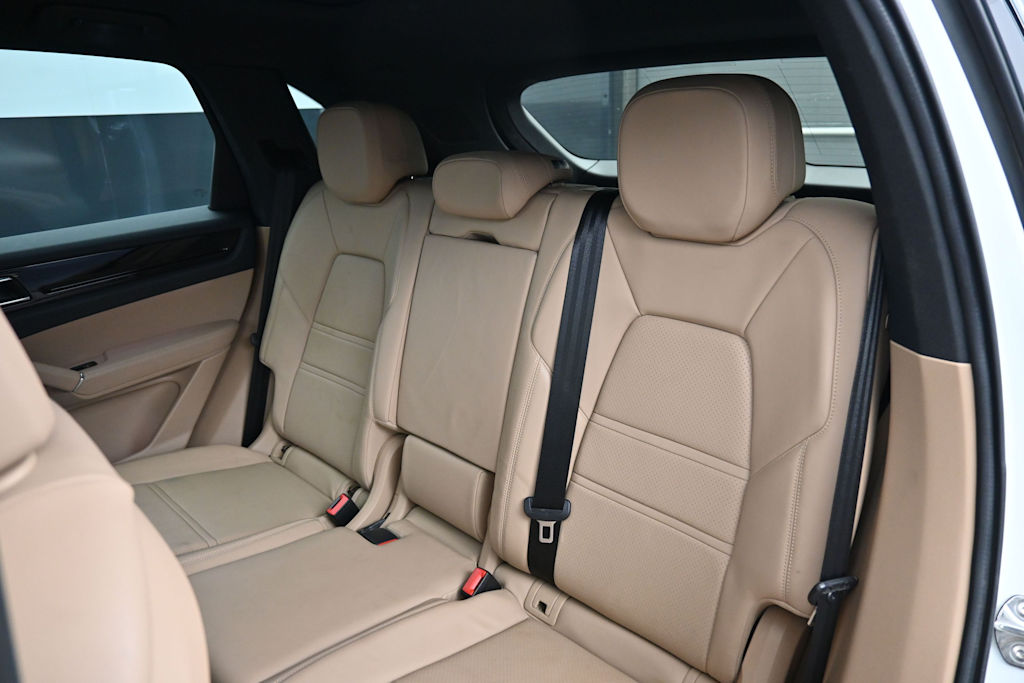 Thumbnail: 2021 Porsche Cayenne - 10