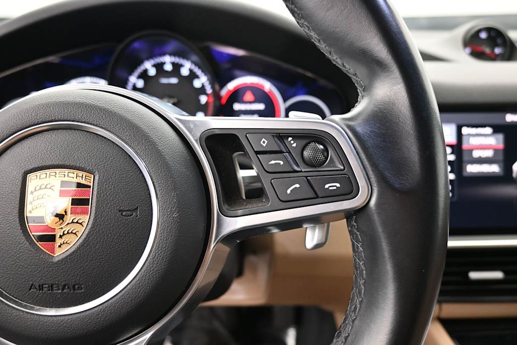 Thumbnail: 2021 Porsche Cayenne - 17