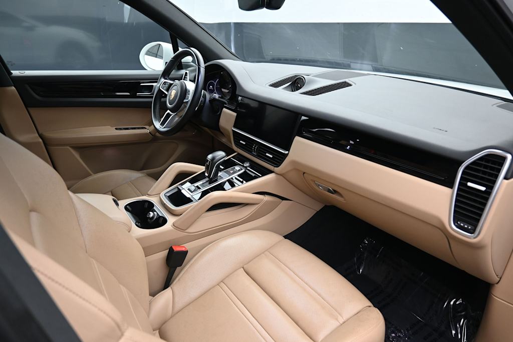 Thumbnail: 2021 Porsche Cayenne - 12