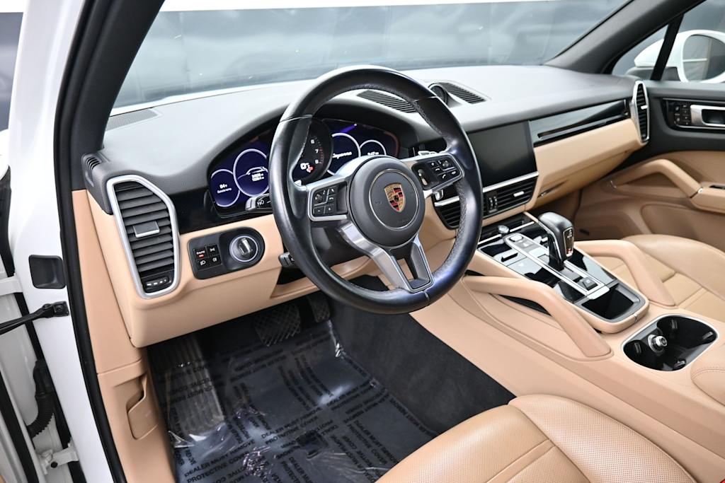 Thumbnail: 2021 Porsche Cayenne - 2
