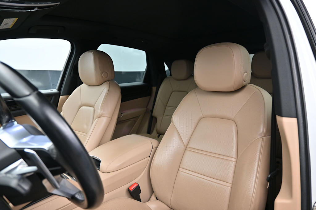 Thumbnail: 2021 Porsche Cayenne - 9