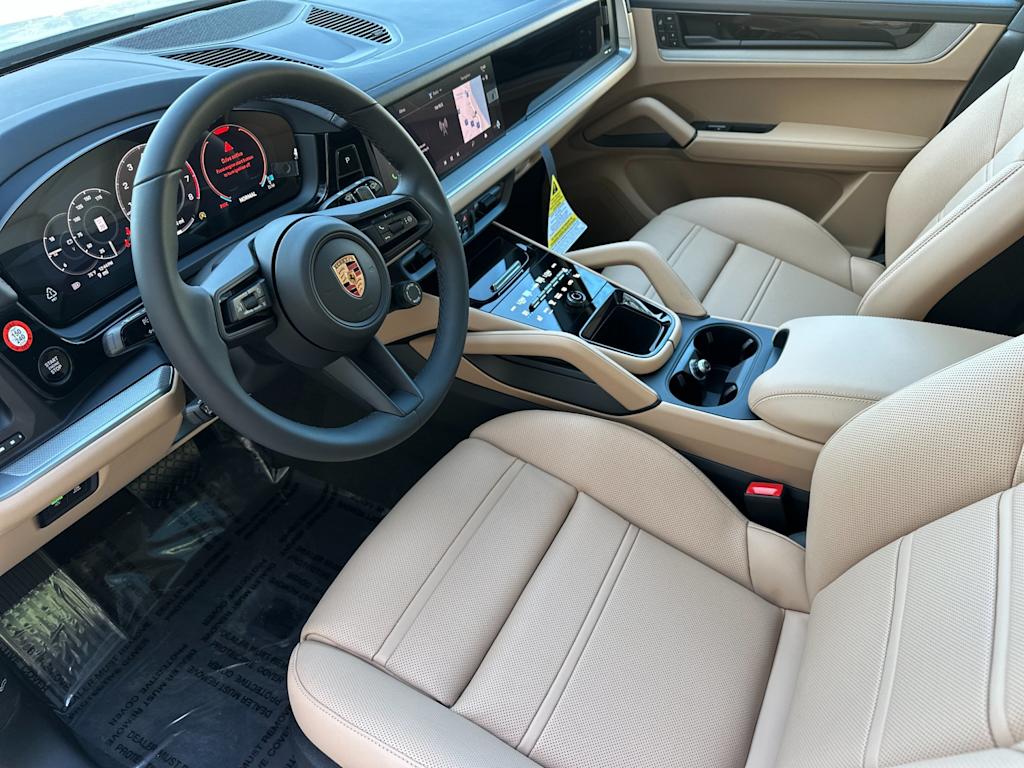Thumbnail: 2026 Porsche Cayenne - 10