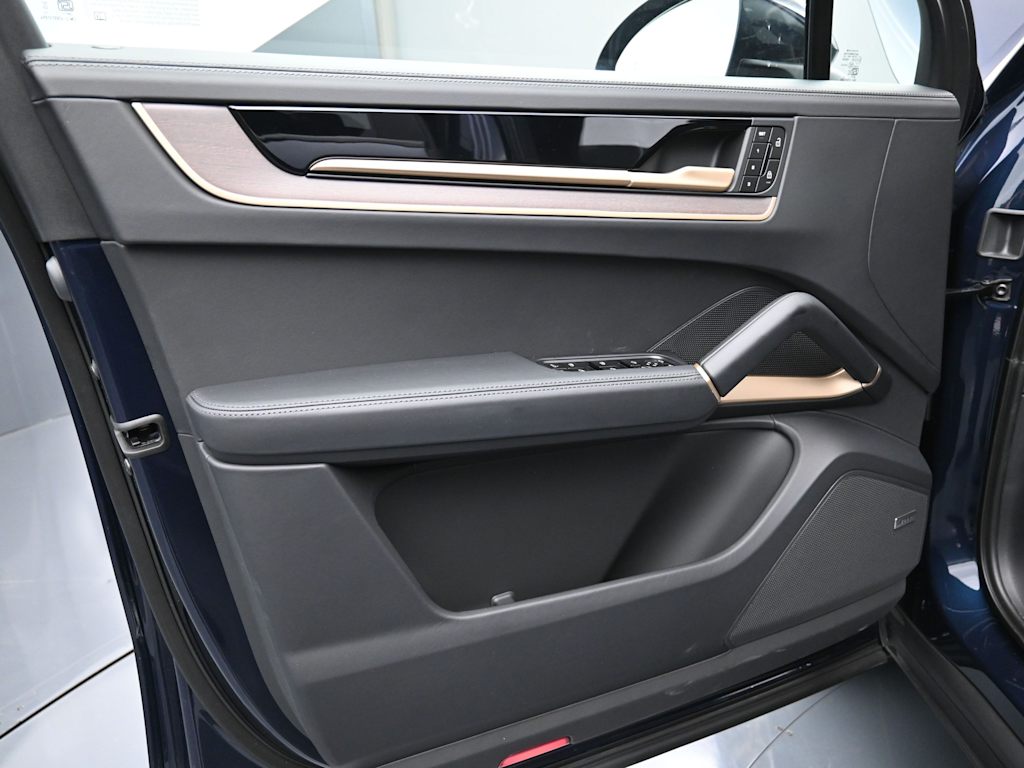 Thumbnail: 2026 Porsche Cayenne - 17