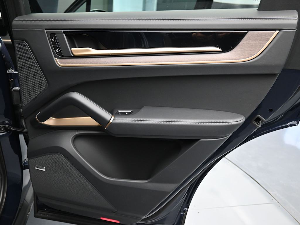 Thumbnail: 2026 Porsche Cayenne - 24