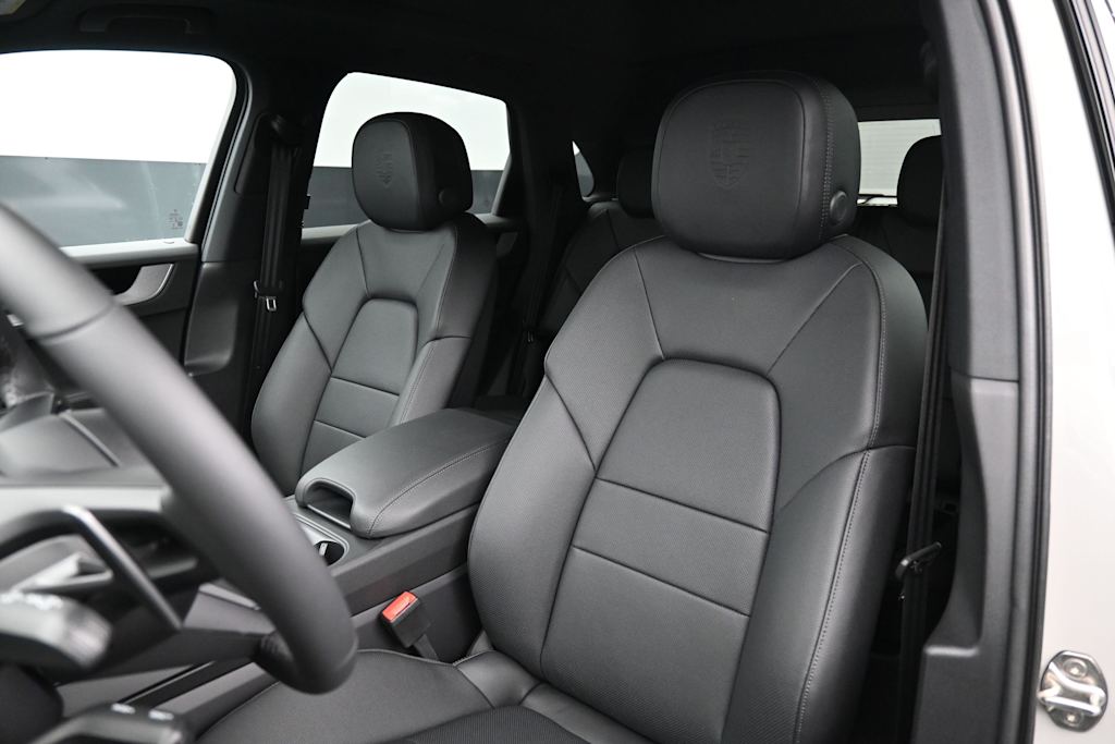 Thumbnail: 2026 Porsche Cayenne - 8
