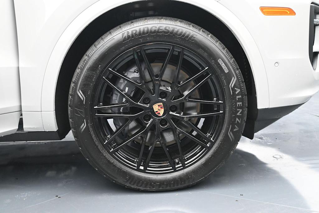 Thumbnail: 2026 Porsche Cayenne - 6