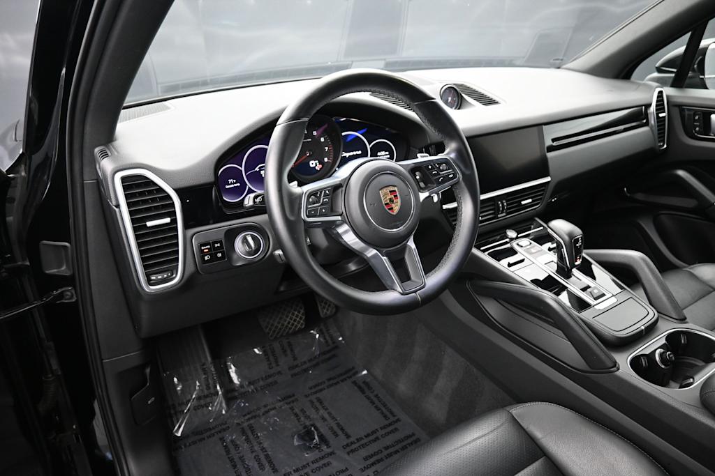 Thumbnail: 2021 Porsche Cayenne - 2