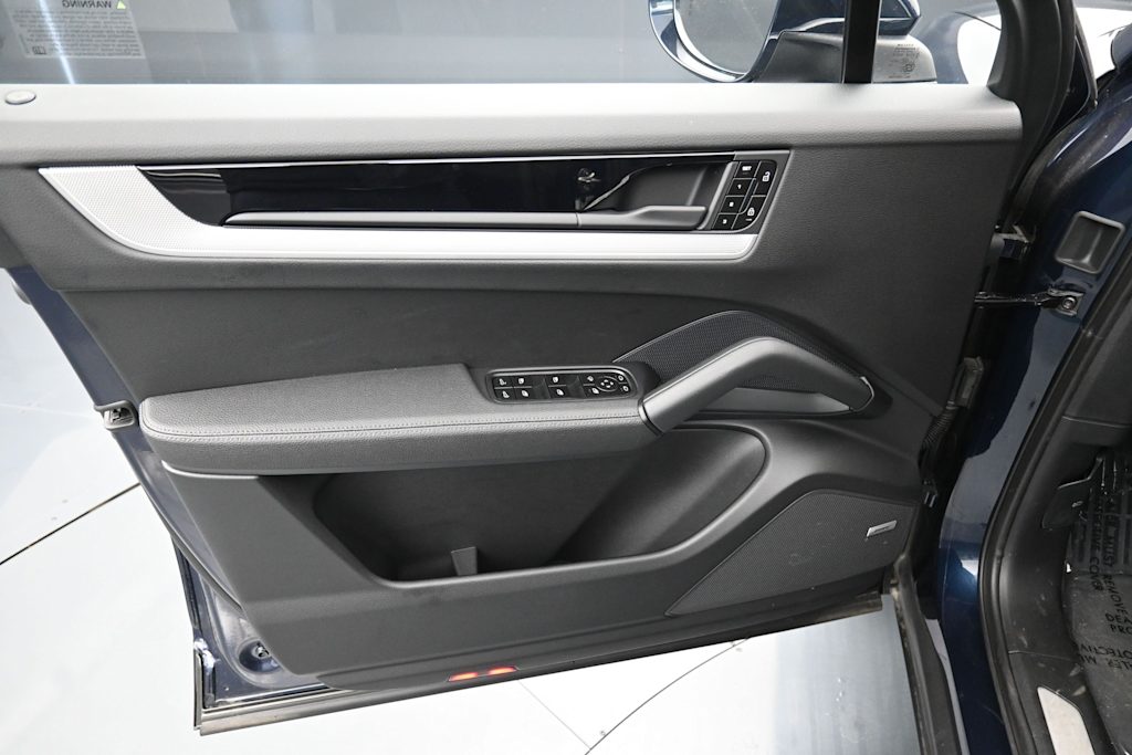 Thumbnail: 2025 Porsche Cayenne - 21
