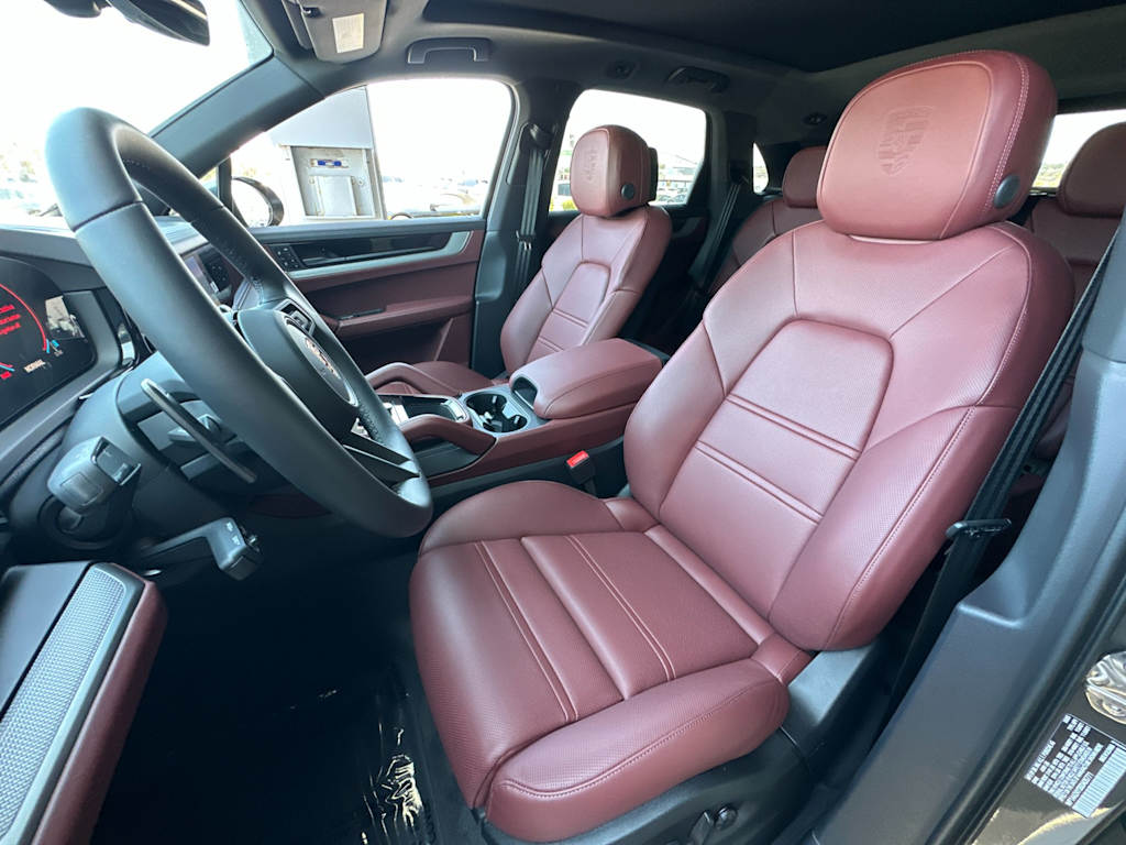 Thumbnail: 2025 Porsche Cayenne - 10