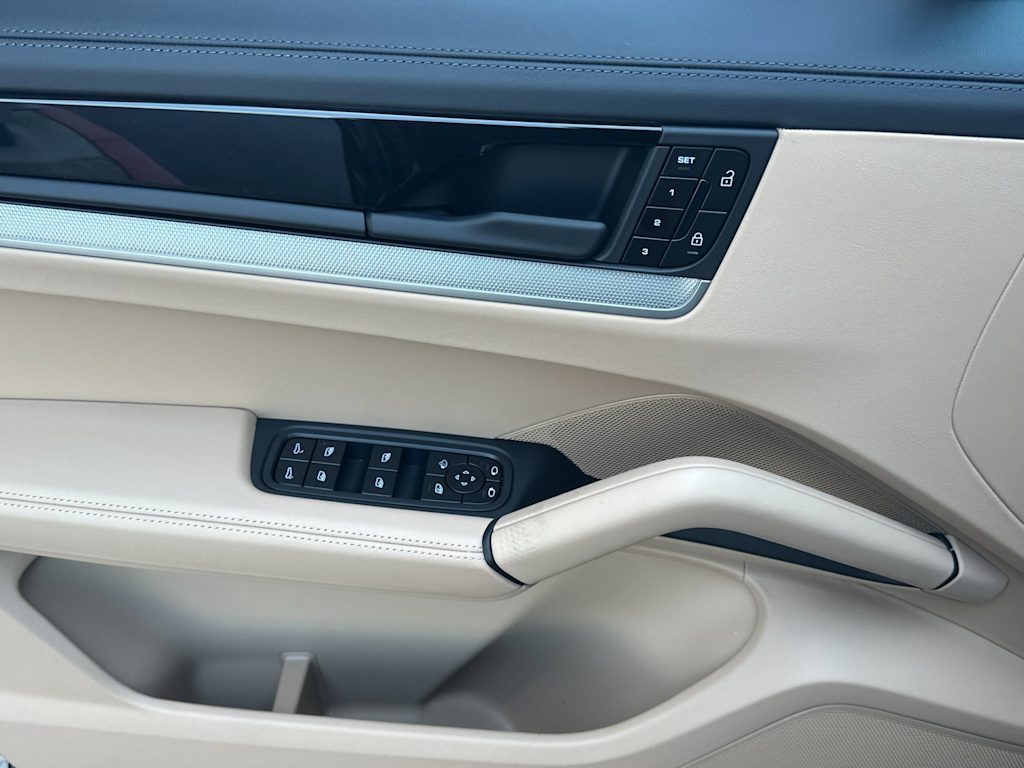 Thumbnail: 2025 Porsche Cayenne - 19