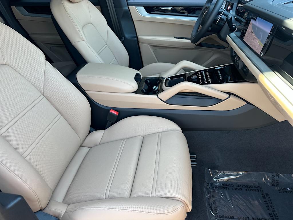 Thumbnail: 2025 Porsche Cayenne - 21