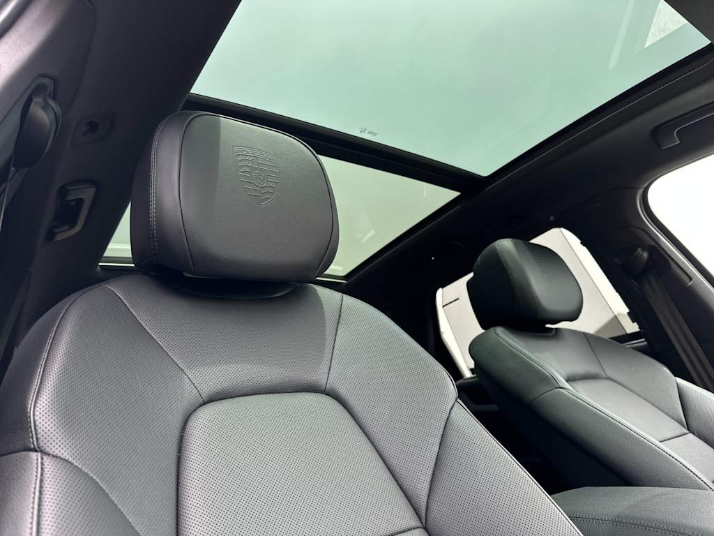 Thumbnail: 2025 Porsche Cayenne - 24