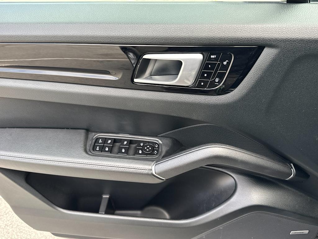 2019 Porsche Cayenne Base 21