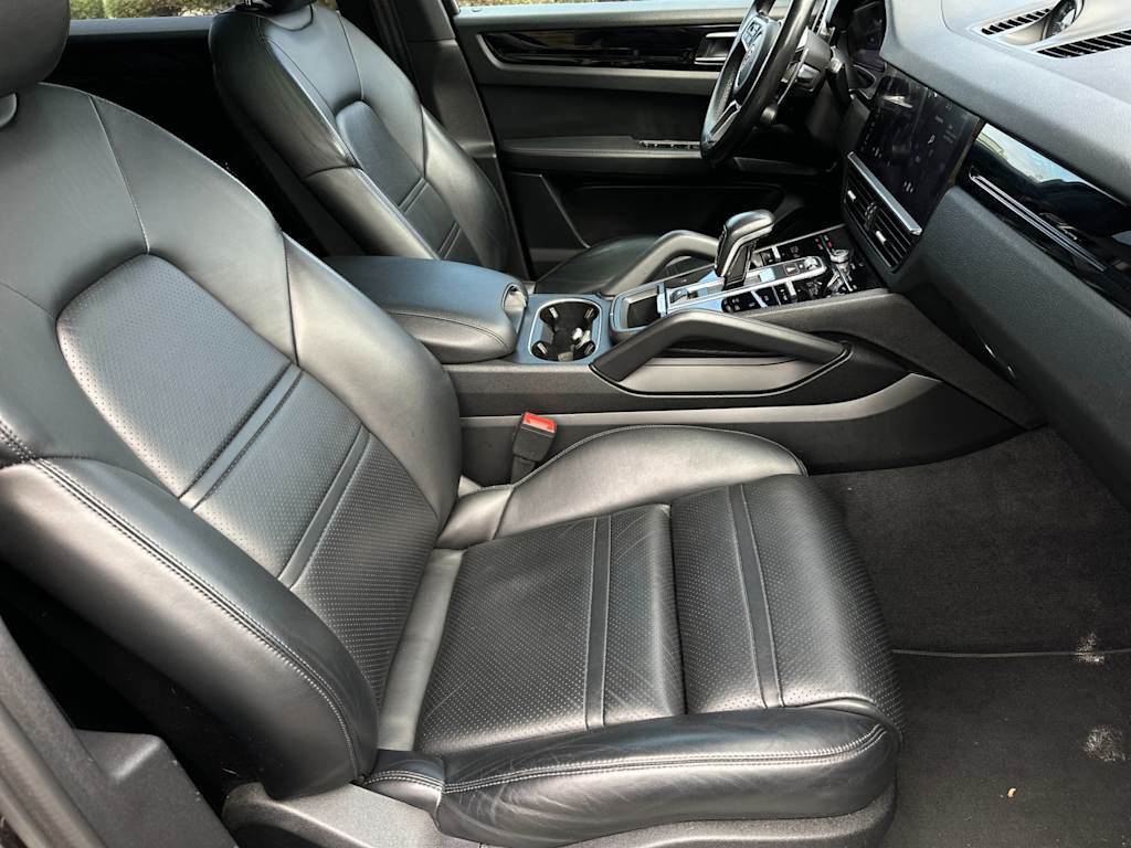 2019 Porsche Cayenne Base 23