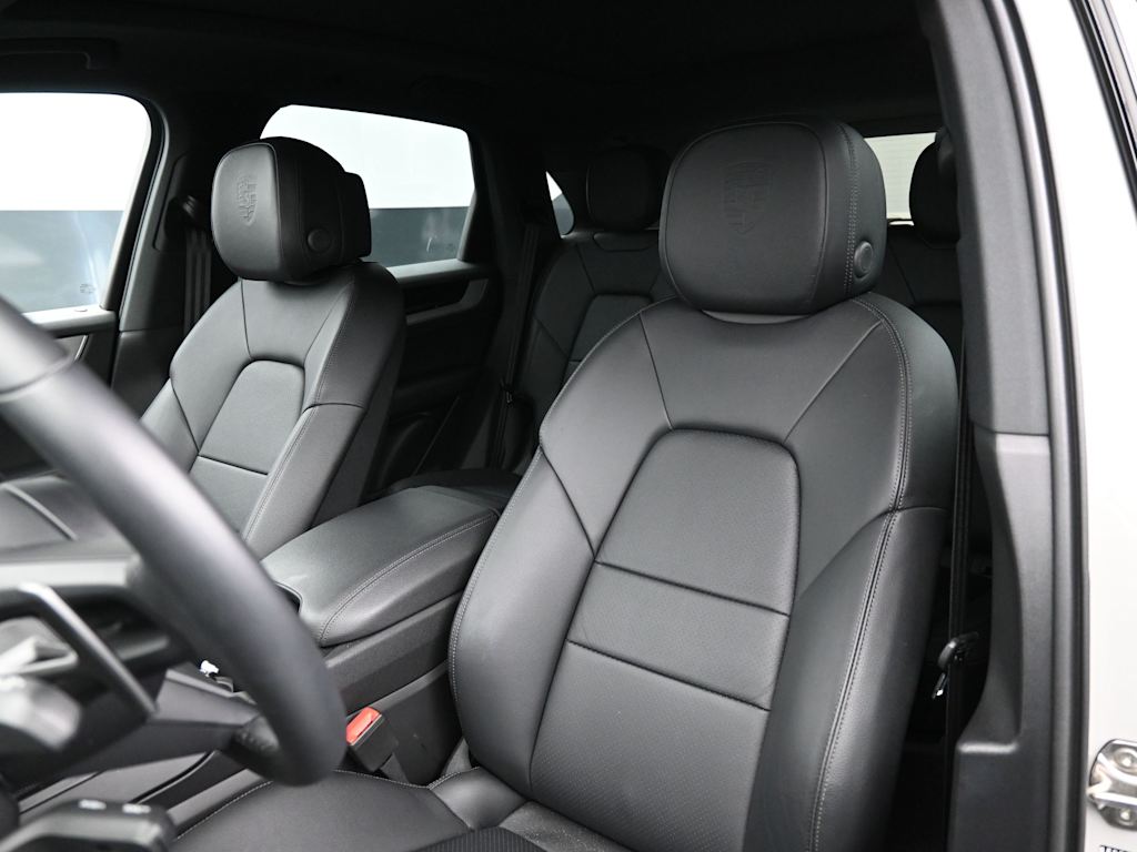 Thumbnail: 2025 Porsche Cayenne - 8
